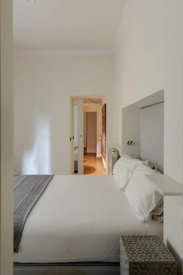 Cozy Apartment With Private Garden At Spanishsteps Řím