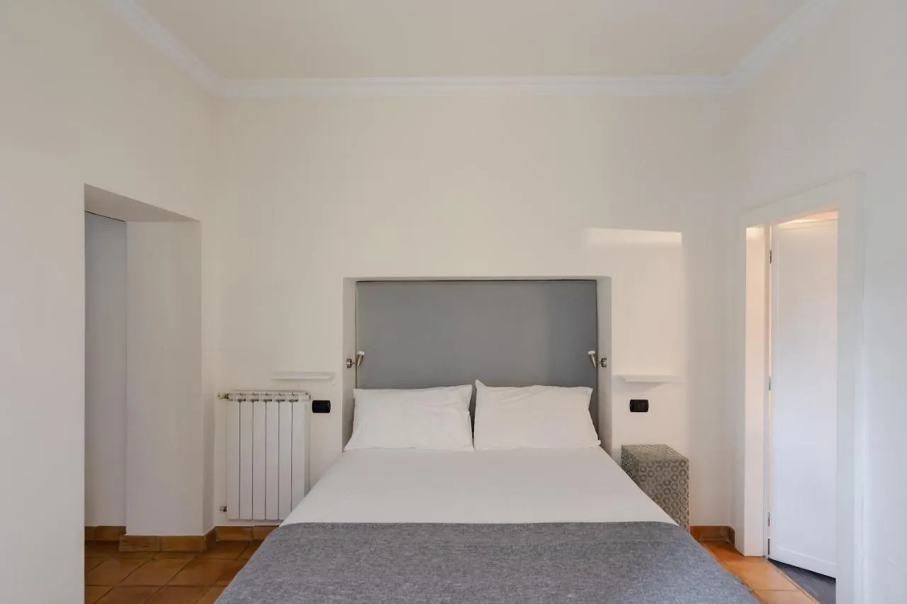 Cozy Apartment With Private Garden At Spanishsteps Rome
