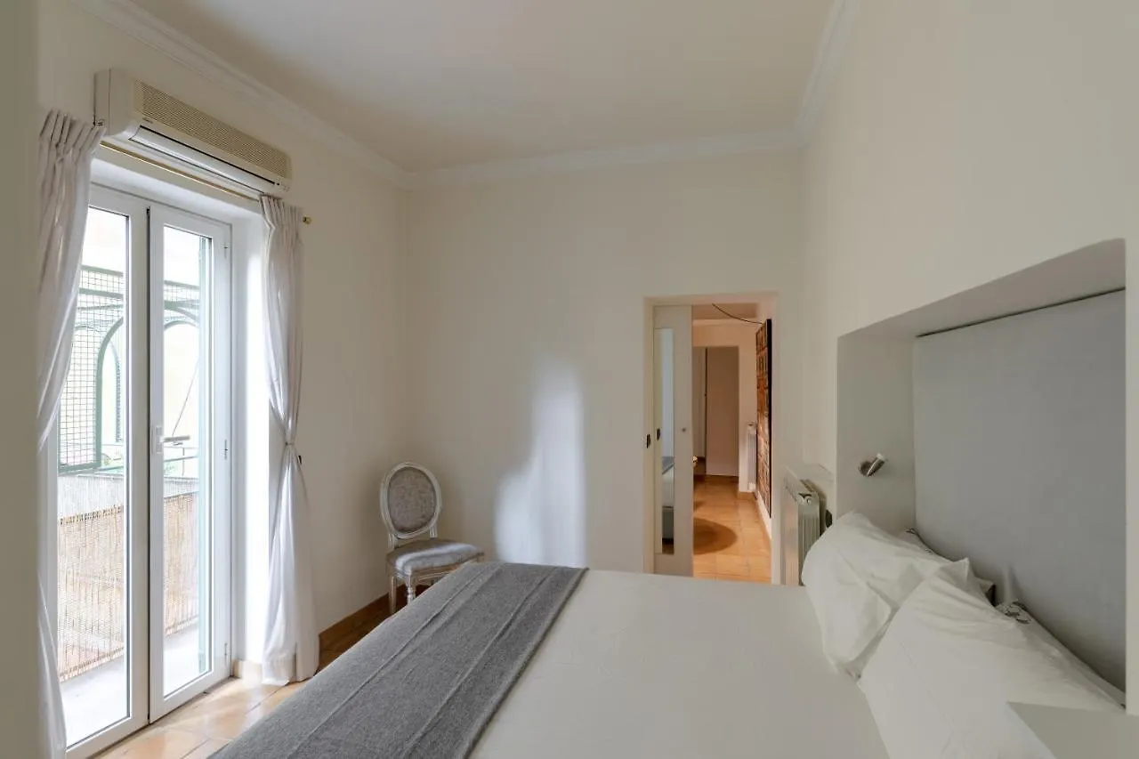 Cozy Apartment With Private Garden At Spanishsteps Rome