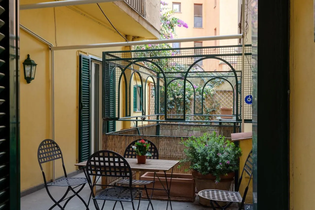 Cozy Apartment With Private Garden At Spanishsteps Rome