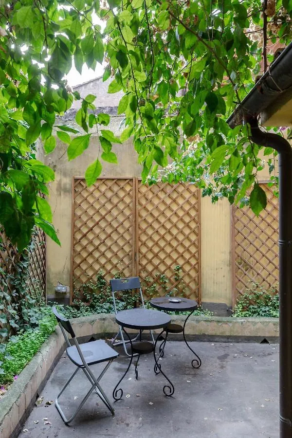 Cozy Apartment With Private Garden At Spanishsteps Rome