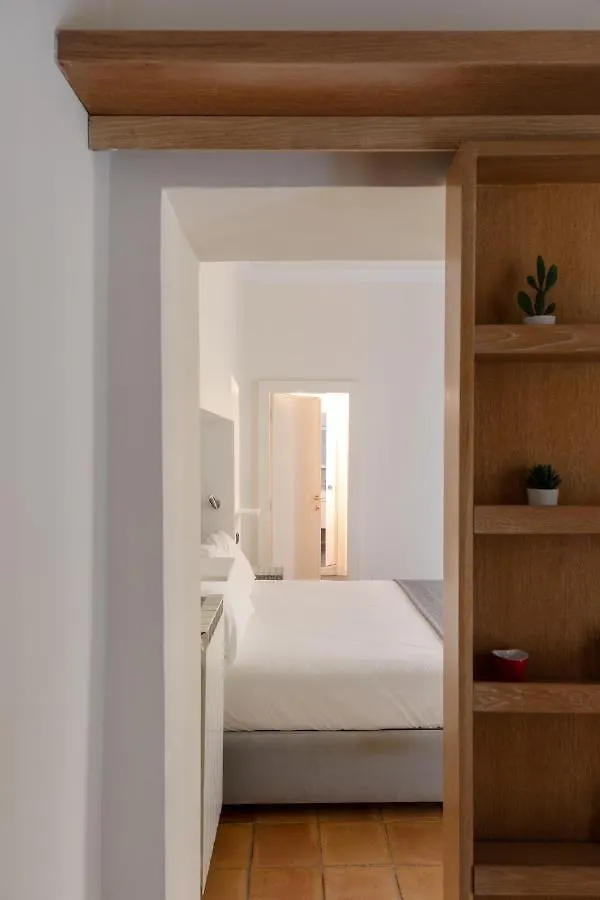 Cozy Apartment With Private Garden At Spanishsteps Rome 0*,  Italy