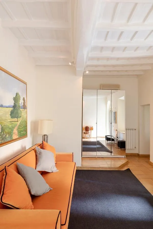 Cozy Apartment With Private Garden At Spanishsteps Rome