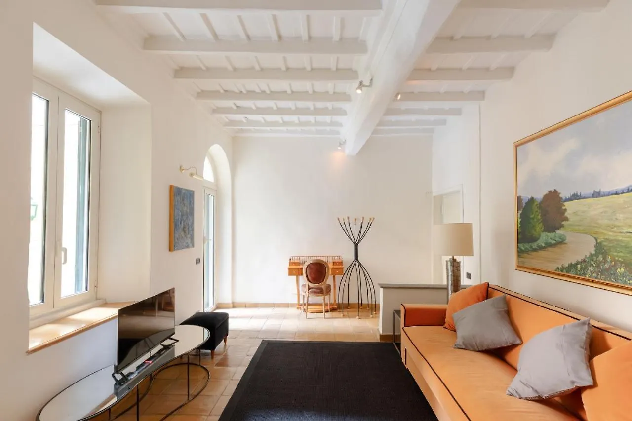 Cozy Apartment With Private Garden At Spanishsteps Rome Italy